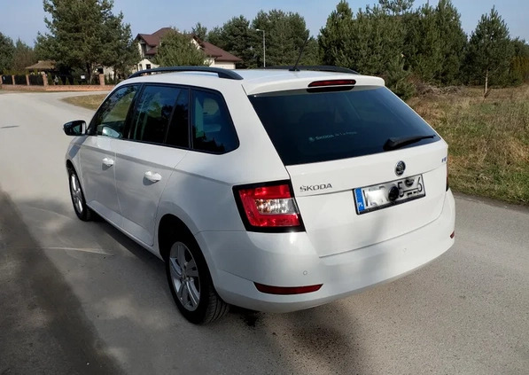 Skoda Fabia cena 23900 przebieg: 199000, rok produkcji 2019 z Oświęcim małe 154